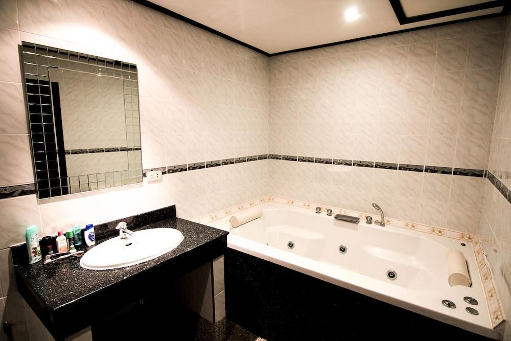 Angus O'Tool'S Guesthouse Karon Dış mekan fotoğraf
